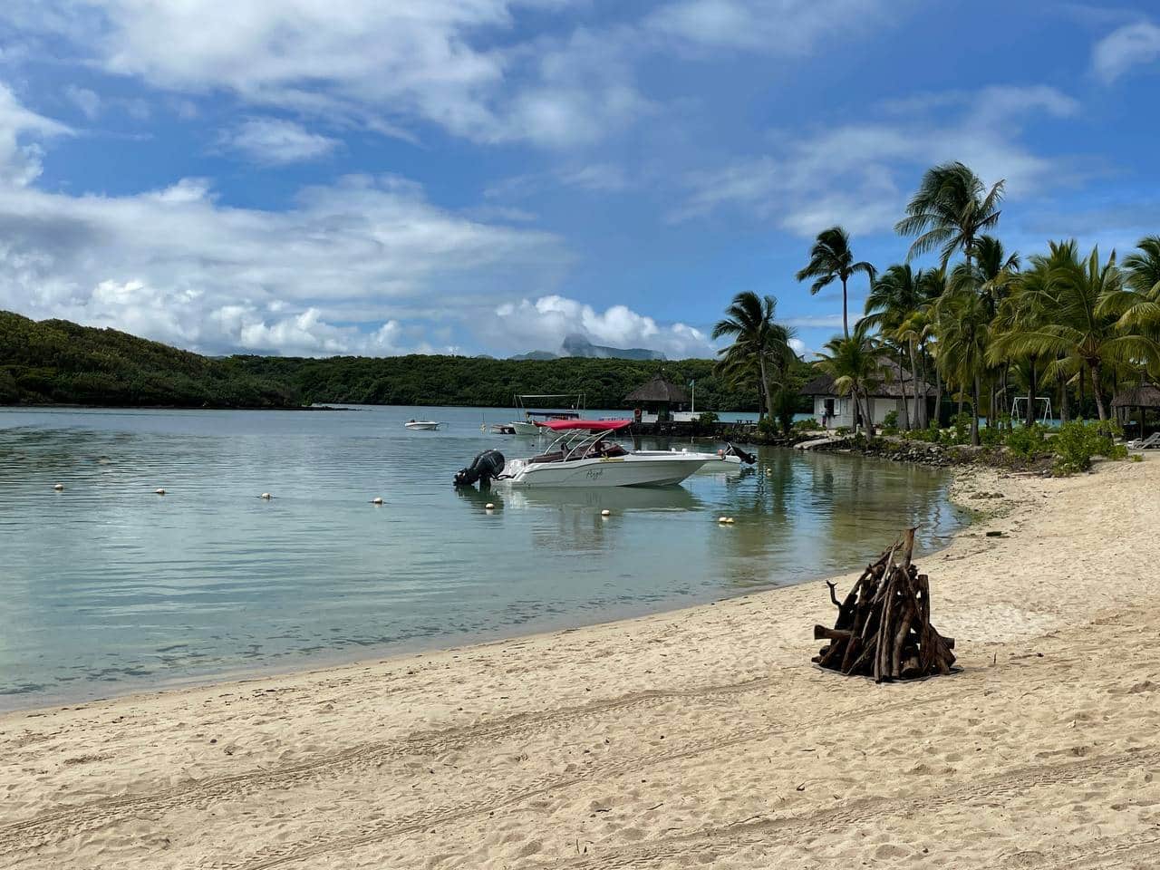 Mauritius raises key interest rate, citing inflation risks and high uncertainty
